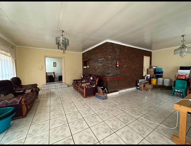 3 BEDROOM HOUSE FOR SALE IN SELCOURT